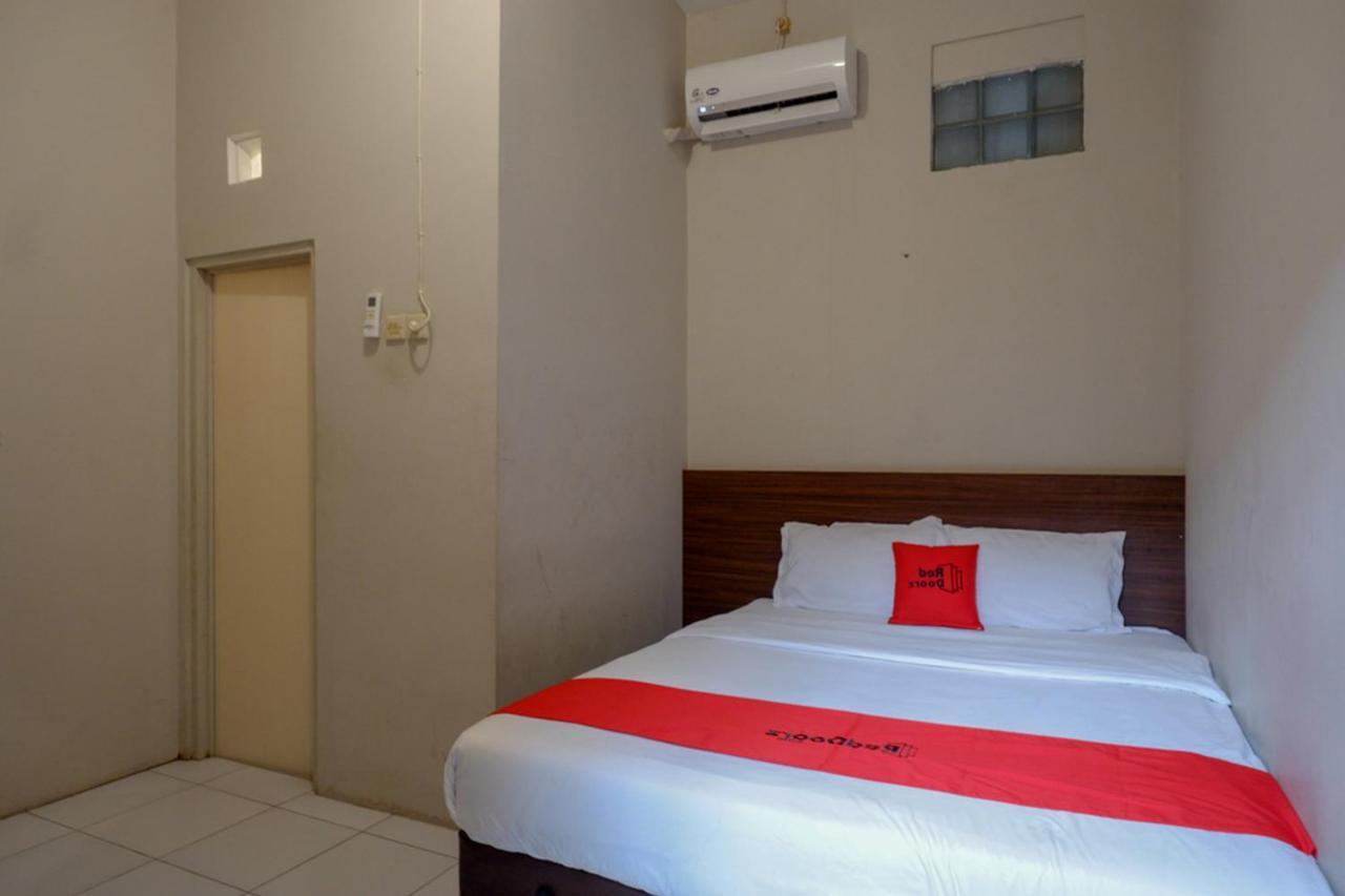 Reddoorz Near Stasiun Tawang Semarang Hotel Eksteriør billede