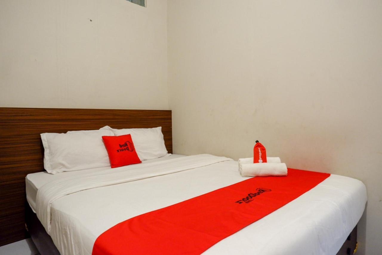 Reddoorz Near Stasiun Tawang Semarang Hotel Eksteriør billede